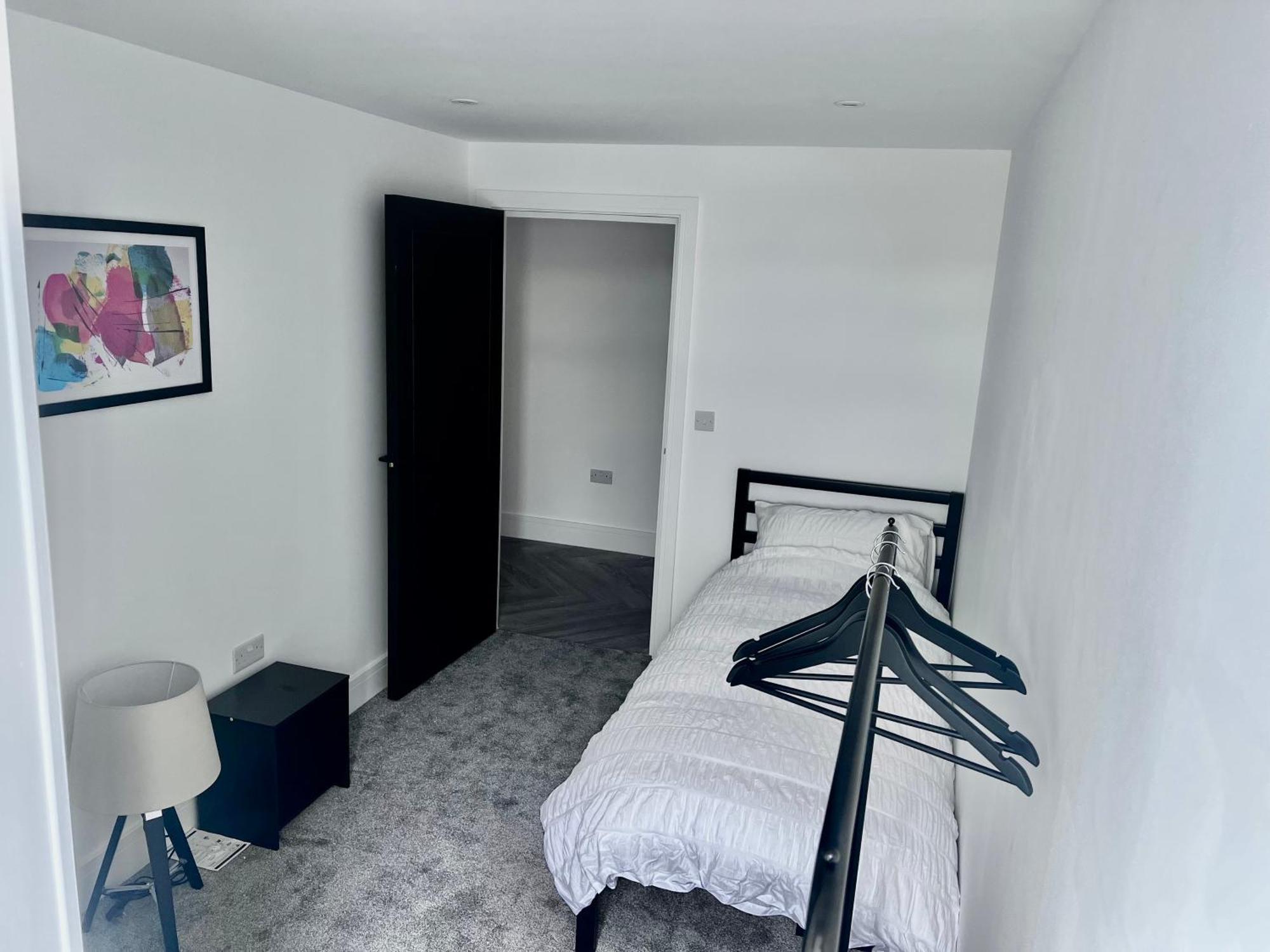 New 2 Bed Apartment In Royston High St Exteriör bild