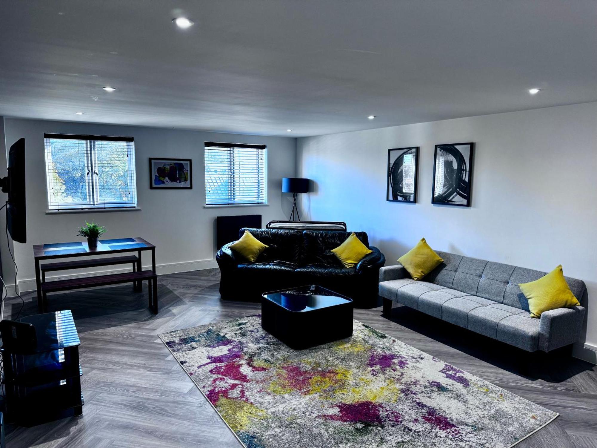 New 2 Bed Apartment In Royston High St Exteriör bild