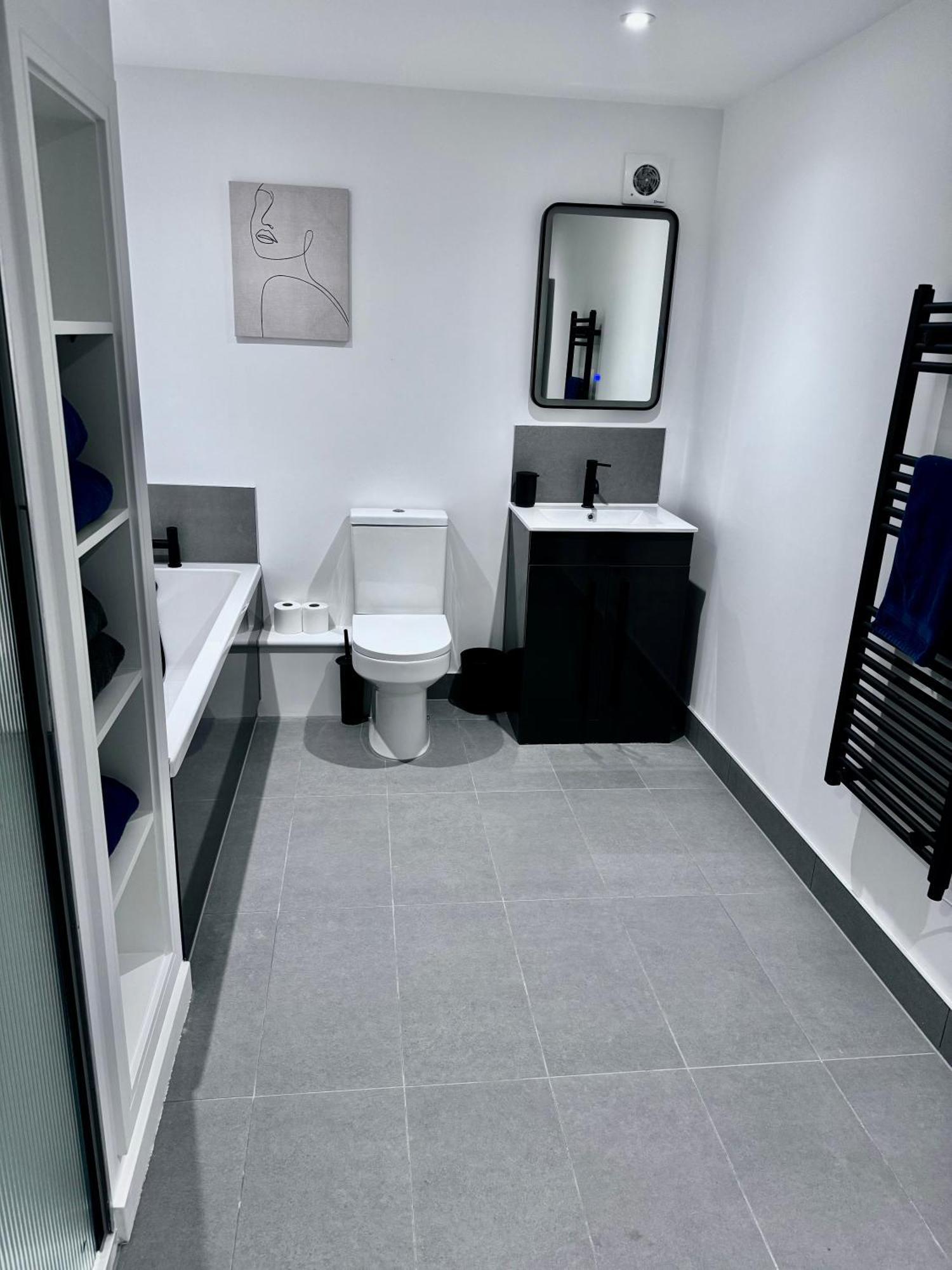 New 2 Bed Apartment In Royston High St Exteriör bild