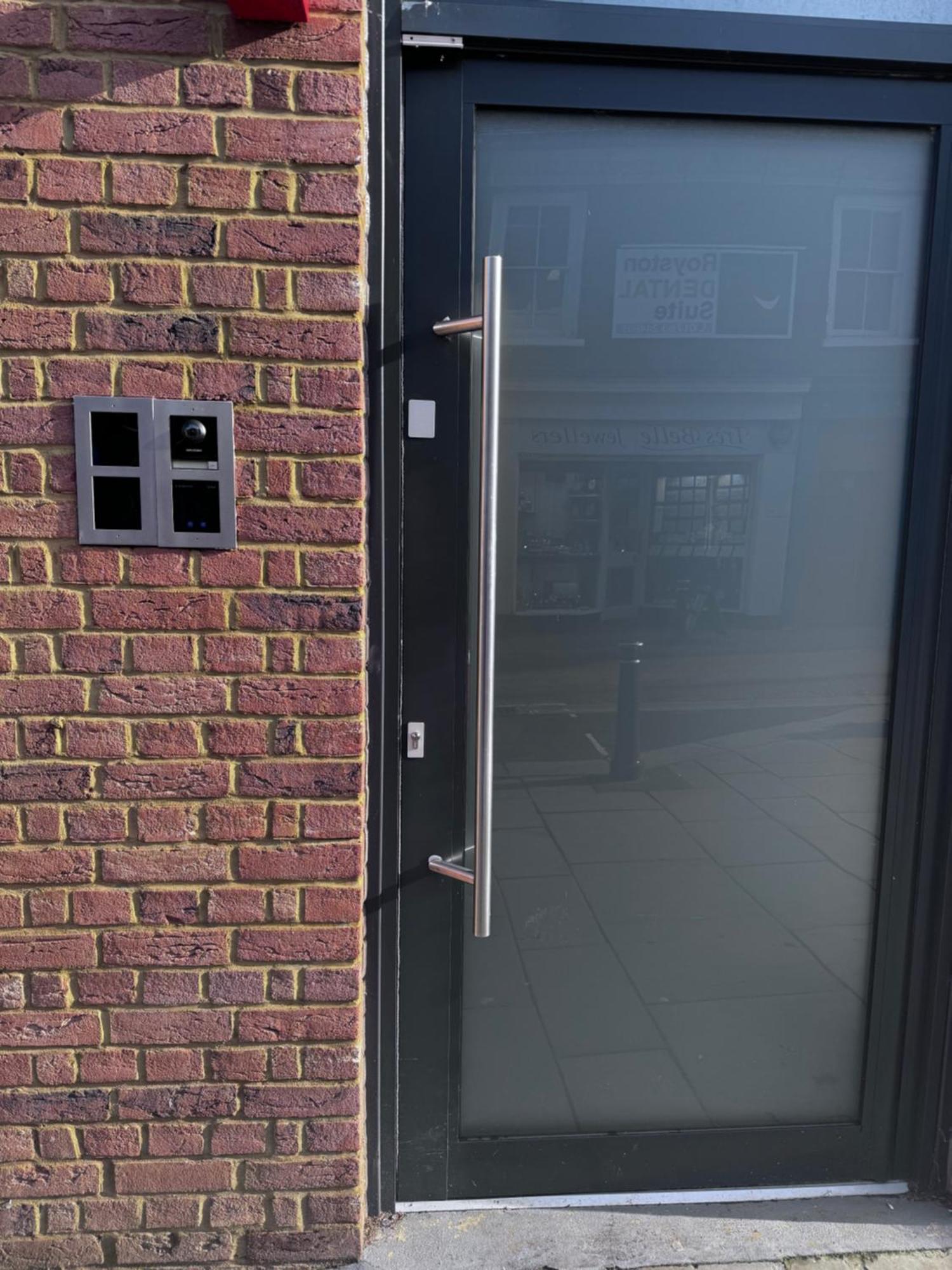 New 2 Bed Apartment In Royston High St Exteriör bild